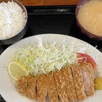 とんかつ いそ - ロースカツ定食(1,100円)