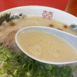 大栄ラーメン - あっさり系スープ