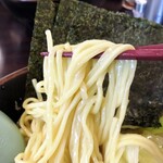 とんぱた亭 - キャベツラーメン、麺リフトアップ