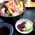 Kaisen Ryouri Miharu - 海鮮丼￥1600