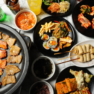 Seafood pancakes and chicken porridge are also available! All-you-can-eat buffet with 20 types of Korean Cuisine