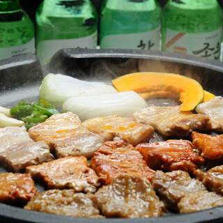 The ever-popular dish is Samgyeopsal! You can choose from 5 main dishes.