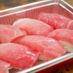 トミツネ水産 - 艷やかで中トロあたりでしょうか