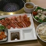 Yakiniku Den - 牛カルビ＆バラ（150g）