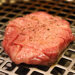 焼肉やすもり - とろける生タン②