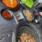 熟成肉専門店 ヨプの王豚塩焼 新大久保 大久保通り店 - 