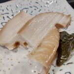 喜寿司 - 蒸しあわび　1つ食べてしまった