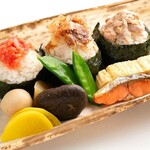 Nigiri wraps to enjoy with salmon