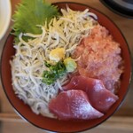 Toshihiko - しらす・ネギトロ・マグロ丼　1700円