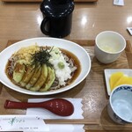 Shiki No Aji Hana No Ren - 茄子の乗ったおろし蕎麦。揚げ玉はカリッとクランチー( ・∇・)