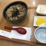 四季の味 華のれん - 母が頼んだ、かけの田舎蕎麦。