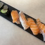 しっとう屋 - カニみそ軍艦、キングサーモン