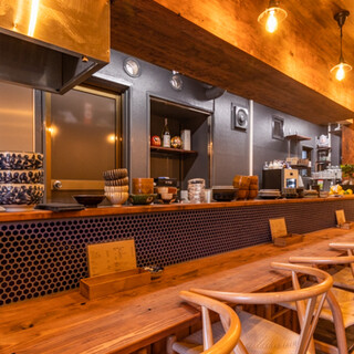 A modern Japanese space where you can casually drop by. Individuals to groups are welcome.