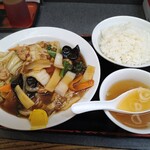 松ちゃんラーメン - 五目焼きそば 900円 ライス並 200円