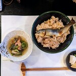 郷土料理ともん - 汁物は右と教えたはずだがな