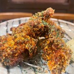 Deep-fried young chicken with herbs (3 pieces)