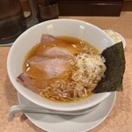 Ichimentenni Tsuuzu - 醤油ラーメン　オレンジと貝