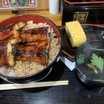 Myoudai Unatoto - 鰻丼ダブル（1100円）+うまきセット（490円）=1590円、うまきは二個なのですが一つ食べてしまいました。