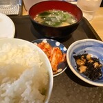 Izakaya Hikari - ご飯 味噌汁 副菜