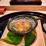 寿し道 桜田 - 京都の汲み上げ湯葉、秋田の蓴菜、宮城県のムラサキウニ、柑橘のジュレ