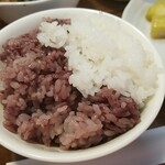 キッチン ブルー グローブ - 黒米と白米のハーフ&ハーフ