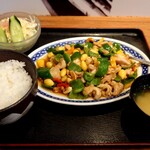 中華料理正一 - 鶏肉と銀杏カシューナッツ炒め定食