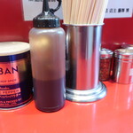 ラーメン二郎 - 卓上調味料