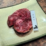 焼肉うしどし - 焼き物(タレ)：本日の厳選3種盛り合わせ
      　　　　　　　　カメノコ・ロース芯・サガリ