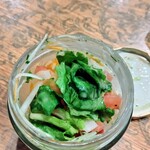 焼肉うしどし 新宿 - 季節のオリジナルサラダ