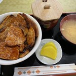 ぶた丼のとん田 - 