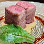 焼肉うしどし - スペシャリテ：ヒレ肉の瞬間燻製