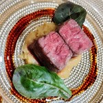 焼肉うしどし - スペシャリテ：ヒレ肉の瞬間燻製