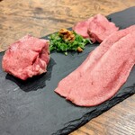 焼肉うしどし - タン食べ比べ：タン焼きしゃぶ・厚切りタン・ネギ塩タン