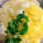 焼肉うしどし - 甘味：ふわふわ淡雪かき氷 　白桃と黄桃のかき氷