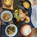 Meshi Doto Koro Taku - 