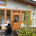 BACK COUNTRY Burger & Cafe - 