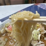 三楽中華飯店 - 麺リフト
