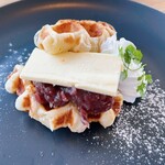 WORLD CAFE - あんバタークロッフル