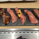 Yokohama Yakiniku Kintan - 肉寿司　真ん中のはウニとキャビア載せ！！