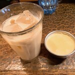 タイニーカフェ - アイスチャイ・プリン