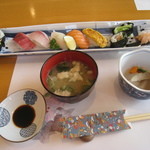 浪花寿司 - 9月15日レディースランチ。お箸の包みもかわいい。