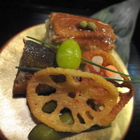 葉山 日影茶屋 - 【共通メニュー】　前菜の穴子の押し寿司・鮎の有馬煮・サーモンの砧巻き