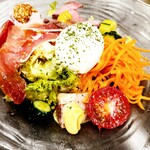 具沢山メリメロサラダ　パン付き