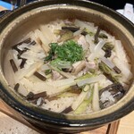 圓谷 - 飯物　名古屋コーチンと山菜の土鍋ご飯