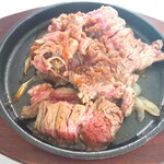 Irikozaradaininguandoba - 牛ザブトンのステーキ　オニオン醤油ソース