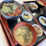 まるよし食堂 - 海かけ丼 ￥1,400