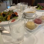 旧軽井沢ホテル音羽ノ森 - 新鮮な野菜サラダは、やはり美味しい