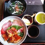 Miyabi - 金目鯛のアラを使ったお吸い物もセットです。