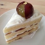 リリエンベルグ - ピオーネのケーキ400円
                                
                                季節のショートケーキ！