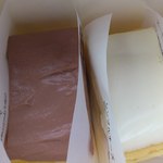ベイクドチーズケーキドットコム - 左：チョコマーブルチーズ、右：シンプルチーズケーキ